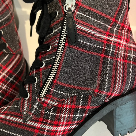 Aldo size NW 6.5 women’s red plaid booties with side zip and rubber sole. - Picture 4 of 6